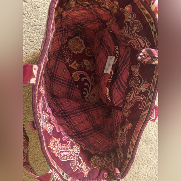 Beautiful cranberry color Vera Bradley bag w/wallet insert. Used once or twice. - Picture 5 of 5